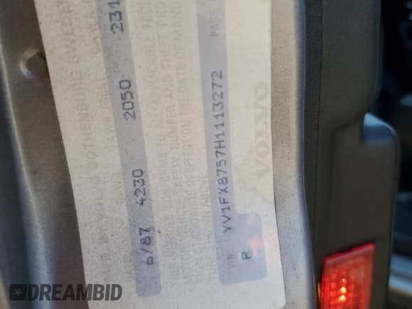 ✅ 1987 Volvo 740 • VIN: YV1FX8757H1113272 • Lot: 54231785. Wystawiony na Copart z przebiegiem 230 446 mil. Bezpłatny archiwum sprzedaży aukcyjnych z USA i szczegółowy raport historii pojazdu na DreamBid. Zdjęcie 12.