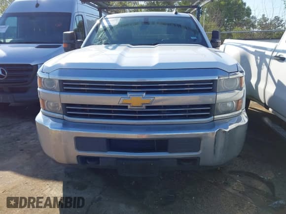✅ 2018 Chevrolet Silverado 2500HD Work Truck • VIN: 1GB0CUEG4JZ338829 • Lot: 41689836. Listed on IAAI with 229,860 mi. Free auction sales archive from the USA and detailed vehicle history report at DreamBid. Image 12.