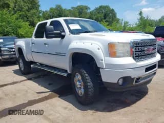 ✅ 2014 GMC Sierra 2500HD Denali • VIN: 1GT125E87EF123793 • Лот: 42610335. Опубликован ранее на IAAI с пробегом 217 893 миль. Бесплатный доступ к архиву аукционных продаж из США и подробный отчёт об истории автомобиля на DreamBid. Изображение 1.