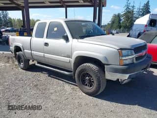 2004 Chevrolet Silverado 2500HD LS с VIN 1GCHK29294E264047, выставлен на аукционе IAAI как лот 43403009 с пробегом 138 810 миль миль и . История ставок и продаж доступна на DreamBid. Изображение 1.