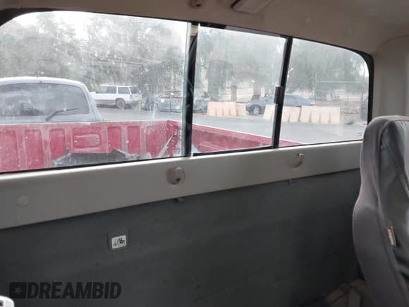 ✅ 2002 Nissan Frontier XE • VIN: 1N6DD26S12C337575 • Lot: 41286635. Wystawiony na IAAI z przebiegiem 203 318 mil. Bezpłatny archiwum sprzedaży aukcyjnych z USA i szczegółowy raport historii pojazdu na DreamBid. Zdjęcie 8.