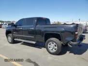 ✅ 2018 GMC Sierra 3500HD Denali • VIN: 1GT42YEY5JF284944 • Lot: 68956745. Wystawiony na Copart z przebiegiem 108 693 mil. Bezpłatny archiwum sprzedaży aukcyjnych z USA i szczegółowy raport historii pojazdu na DreamBid. Zdjęcie 2.