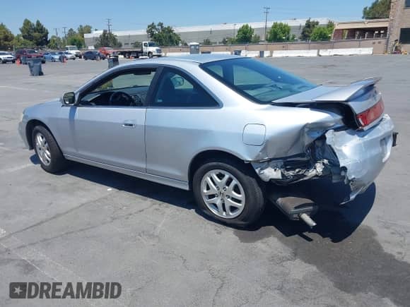 2001 Honda Accord EX с VIN 1HGCG22501A034854, выставлен на аукционе IAAI как лот 42784374 с пробегом 234 824 миль миль и . История ставок и продаж доступна на DreamBid. Изображение 3.