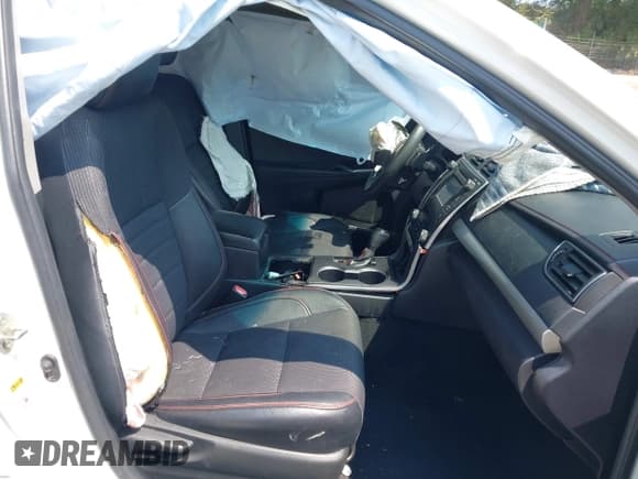 ✅ 2016 Toyota Camry SE • VIN: 4T1BF1FK6GU248029 • Лот: 43250801. Опубликован ранее на IAAI с пробегом 220 000 миль. Бесплатный доступ к архиву аукционных продаж из США и подробный отчёт об истории автомобиля на DreamBid. Изображение 5.