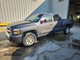 2011 Chevrolet Silverado 1500 LT with VIN 3GCPCSEA7BG326153, listed as a Copart auction lot 71453715 with 187,488 mi miles and Salvage title. Bid and sale history available at DreamBid. Image 1.