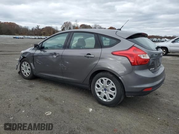 ✅ 2012 Ford Focus SE • VIN: 1FAHP3K25CL259722 • Lot: 92154865. Wystawiony na Copart z przebiegiem 26 506 mil. Bezpłatny archiwum sprzedaży aukcyjnych z USA i szczegółowy raport historii pojazdu na DreamBid. Zdjęcie 2.