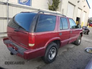 ✅ 2003 Chevrolet Blazer LS • VIN: 1GNCS13X53K112153 • Lot: 89269295. Wystawiony na Copart z przebiegiem Nie podano. Bezpłatny archiwum sprzedaży aukcyjnych z USA i szczegółowy raport historii pojazdu na DreamBid. Zdjęcie 3.
