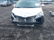 ✅ 2014 Toyota Sienna LE AAS • VIN: 5TDKK3DC0ES521152 • Lot: 39961035. Listed on IAAI with 147,947 mi. Free auction sales archive from the USA and detailed vehicle history report at DreamBid. Image 6.