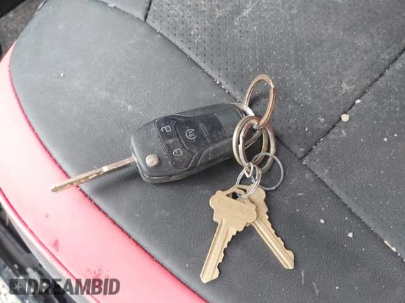 ✅ 2015 Ford F-150 XLT • VIN: 1FTEW1EP2FFC51172 • Lot: 40551415. Wystawiony na IAAI z przebiegiem 216 553 mil. Bezpłatny archiwum sprzedaży aukcyjnych z USA i szczegółowy raport historii pojazdu na DreamBid. Zdjęcie 11.