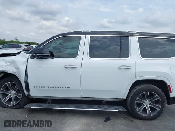 ✅ 2023 Jeep Grand Wagoneer • VIN: 1C4SJVEJ7PS570435 • Lot: 41857510. Listed on IAAI with Not provided. Free auction sales archive from the USA and detailed vehicle history report at DreamBid. Image 14.