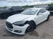 ✅ 2013 Tesla Model S • VIN: 5YJSA1DN3DFP13788 • Lot: 43598652. Wystawiony na IAAI z przebiegiem 146 810 mil. Bezpłatny archiwum sprzedaży aukcyjnych z USA i szczegółowy raport historii pojazdu na DreamBid. Zdjęcie 2.