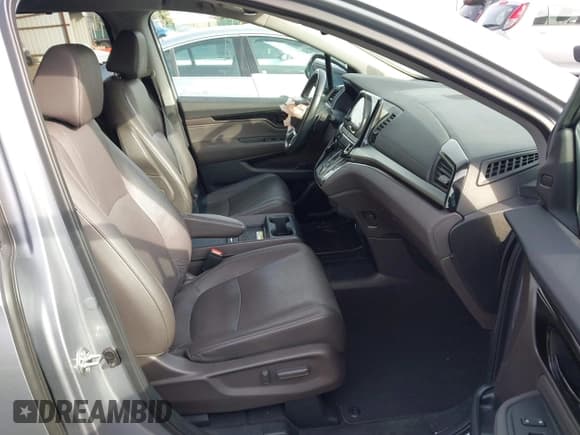 ✅ 2018 Honda Odyssey Elite • VIN: 5FNRL6H92JB030057 • Lot: 43802070. Listed on IAAI with 155,001 mi. Free auction sales archive from the USA and detailed vehicle history report at DreamBid. Image 5.