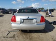✅ 2008 Lincoln Town Car Limited • VIN: 2LNHM82W78X645471 • Lot: 85371405. Wystawiony na Copart z przebiegiem 113 689 mil. Bezpłatny archiwum sprzedaży aukcyjnych z USA i szczegółowy raport historii pojazdu na DreamBid. Zdjęcie 6.