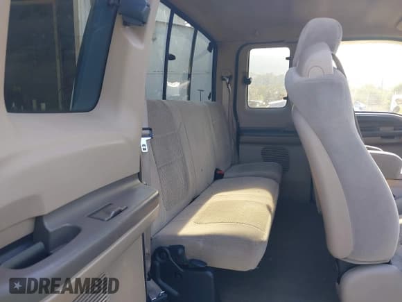 ✅ 2001 Ford F-250 XL • VIN: 1FTNX21F81ED38234 • Lot: 43190315. Listed on IAAI with 226,607 mi. Free auction sales archive from the USA and detailed vehicle history report at DreamBid. Image 8.