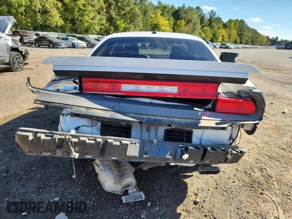 ✅ 2013 Dodge Challenger SXT • VIN: 2C3CDYAG9DH515824 • Lot: 90380135. Wystawiony na Copart z przebiegiem 138 776 mil. Bezpłatny archiwum sprzedaży aukcyjnych z USA i szczegółowy raport historii pojazdu na DreamBid. Zdjęcie 6.