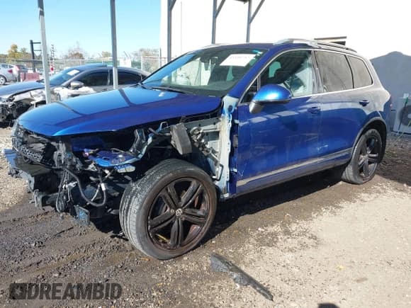 ✅ 2017 Volkswagen Touareg Wolfsburg Edition • VIN: WVGRF7BP5HD003047 • Lot: 43490757. Listed on IAAI with 146,324 mi. Free auction sales archive from the USA and detailed vehicle history report at DreamBid. Image 17.