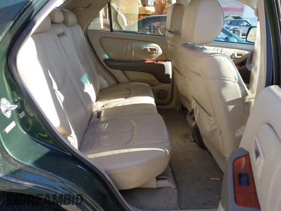 ✅ 1999 Lexus RX 300 • VIN: JT6HF10U1X0033939 • Lot: 43581585. Wystawiony na IAAI z przebiegiem 350 380 mil. Bezpłatny archiwum sprzedaży aukcyjnych z USA i szczegółowy raport historii pojazdu na DreamBid. Zdjęcie 8.