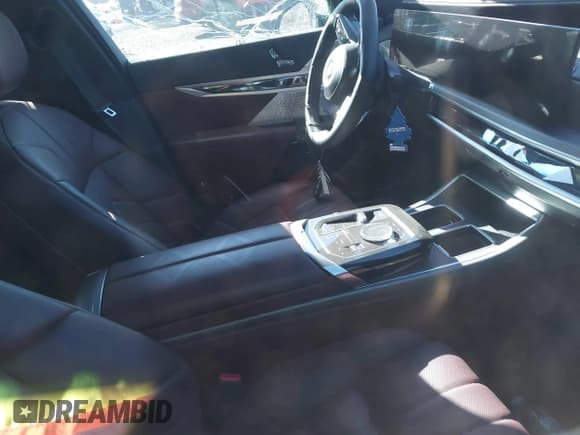 ✅ 2023 BMW 7 Series 760i xDrive • VIN: WBA33EJ06PCN52270 • Лот: 43515615. Опубликован ранее на IAAI с пробегом Не указан. Бесплатный доступ к архиву аукционных продаж из США и подробный отчёт об истории автомобиля на DreamBid. Изображение 5.