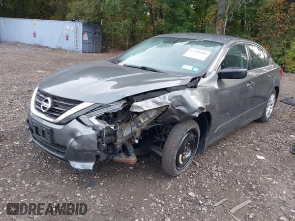 ✅ 2017 Nissan Altima SL • VIN: 1N4AL3AP5HC142966 • Lot: 43285901. Listed on IAAI with 83,140 mi. Free auction sales archive from the USA and detailed vehicle history report at DreamBid. Image 18.
