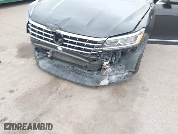 ✅ 2017 Volkswagen Passat SE • VIN: 1VWGT7A37HC063658 • Лот: 43119635. Опубликован ранее на IAAI с пробегом 95 974 миль. Бесплатный доступ к архиву аукционных продаж из США и подробный отчёт об истории автомобиля на DreamBid. Изображение 6.