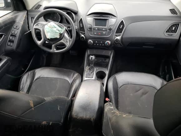 2015 Hyundai Tucson GLS z VIN KM8JT3AF8FU083058, wystawiony jako Copart lot #42047924 z przebiegiem 128 922 mil mil oraz . Historia ofert i sprzedaży dostępna na DreamBid. Obrazek 8.