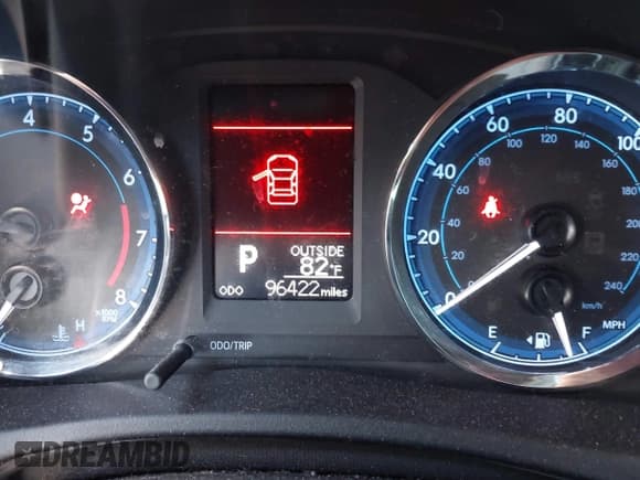 ✅ 2018 Toyota Corolla L • VIN: 2T1BURHE8JC965570 • Lot: 42431828. Listed on IAAI with 96,422 mi. Free auction sales archive from the USA and detailed vehicle history report at DreamBid. Image 7.