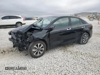 ✅ 2021 Kia Rio S • VIN: 3KPA24AD9ME382386 • Lot: 87488245. Wystawiony na Copart z przebiegiem 83 312 mil. Bezpłatny archiwum sprzedaży aukcyjnych z USA i szczegółowy raport historii pojazdu na DreamBid. Zdjęcie 1.