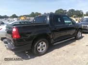 ✅ 2003 Ford Explorer Sport Trac XLS • VIN: 1FMZU67E23UA72648 • Lot: 43093925. Wystawiony na IAAI z przebiegiem 239 784 mil. Bezpłatny archiwum sprzedaży aukcyjnych z USA i szczegółowy raport historii pojazdu na DreamBid. Zdjęcie 4.