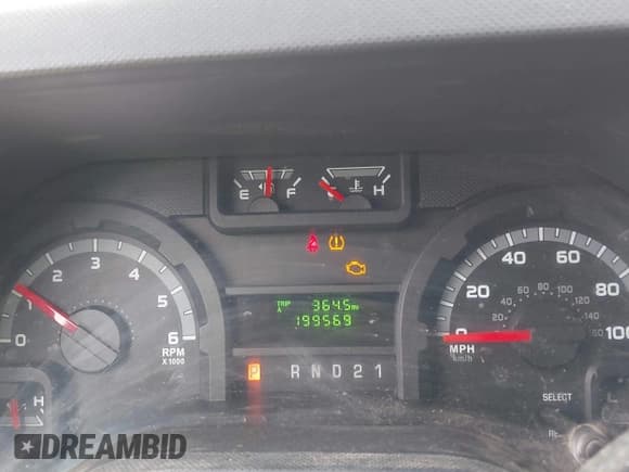 ✅ 2014 Ford Econoline Cargo Commercial • VIN: 1FTNS2EW3EDA71055 • Lot: 42443154. Wystawiony na IAAI z przebiegiem 199 569 mil. Bezpłatny archiwum sprzedaży aukcyjnych z USA i szczegółowy raport historii pojazdu na DreamBid. Zdjęcie 7.