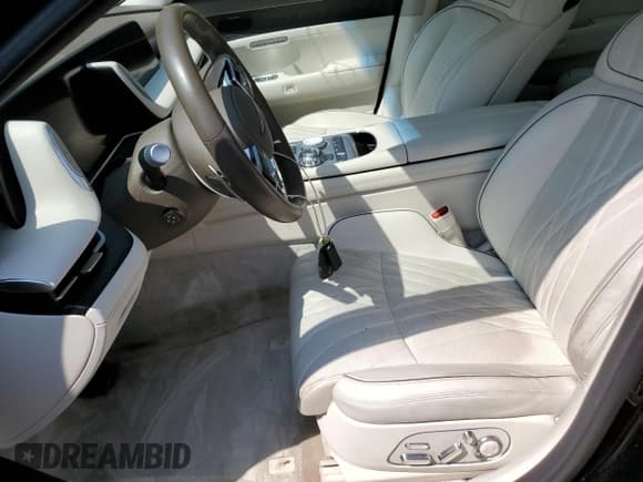 ✅ 2023 Genesis G90 • VIN: KMTFB4SD1PU027563 • Лот: 66471645. Опубликован ранее на Copart с пробегом 22 120 миль. Бесплатный доступ к архиву аукционных продаж из США и подробный отчёт об истории автомобиля на DreamBid. Изображение 7.