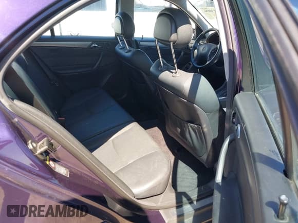 ✅ 2001 Mercedes-Benz C 320 • VIN: WDBRF64J91F017954 • Lot: 42923896. Wystawiony na IAAI z przebiegiem 136 839 mil. Bezpłatny archiwum sprzedaży aukcyjnych z USA i szczegółowy raport historii pojazdu na DreamBid. Zdjęcie 8.