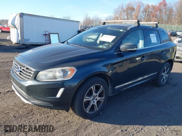 ✅ 2015 Volvo XC60 T6 • VIN: YV4902RK4F2636082 • Lot: 43732779. Wystawiony na IAAI z przebiegiem 145 979 mil. Bezpłatny archiwum sprzedaży aukcyjnych z USA i szczegółowy raport historii pojazdu na DreamBid. Zdjęcie 2.