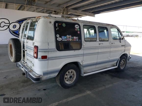 ✅ 1992 Dodge Cargo • VIN: 2B6HB21X8NK122023 • Lot: 55912575. Listed on Copart with 131,470 mi. Free auction sales archive from the USA and detailed vehicle history report at DreamBid. Image 3.