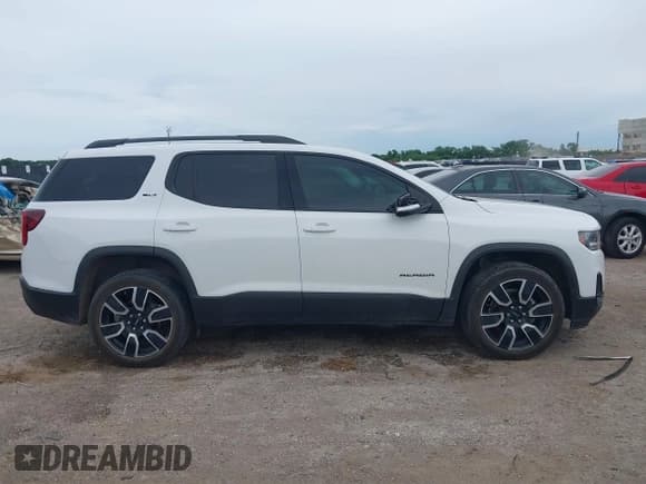 ✅ 2021 GMC Acadia SLT • VIN: 1GKKNMLS3MZ176996 • Lot: 42475945. Wystawiony na IAAI z przebiegiem 82 571 mil. Bezpłatny archiwum sprzedaży aukcyjnych z USA i szczegółowy raport historii pojazdu na DreamBid. Zdjęcie 13.