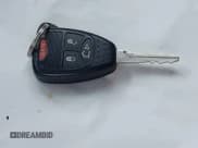 ✅ 2006 Jeep Commander Limited • VIN: 1J8HG58266C314494 • Lot: 42272830. Wystawiony na IAAI z przebiegiem 185 049 mil. Bezpłatny archiwum sprzedaży aukcyjnych z USA i szczegółowy raport historii pojazdu na DreamBid. Zdjęcie 11.