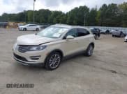 ✅ 2018 Lincoln MKC Reserve • VIN: 5LMCJ3C90JUL01702 • Lot: 43389627. Wystawiony na IAAI z przebiegiem 108 957 mil. Bezpłatny archiwum sprzedaży aukcyjnych z USA i szczegółowy raport historii pojazdu na DreamBid. Zdjęcie 2.