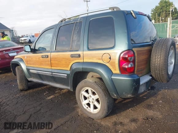 ✅ 2005 Jeep Liberty Limited • VIN: 1J8GL58KX5W617931 • Lot: 43758898. Listed on IAAI with 208,358 mi. Free auction sales archive from the USA and detailed vehicle history report at DreamBid. Image 3.