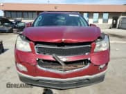 ✅ 2010 Chevrolet Traverse 1LT • VIN: 1GNLRFED4AS126232 • Lot: 61308014. Wystawiony na Copart z przebiegiem 185 140 mil. Bezpłatny archiwum sprzedaży aukcyjnych z USA i szczegółowy raport historii pojazdu na DreamBid. Zdjęcie 5.