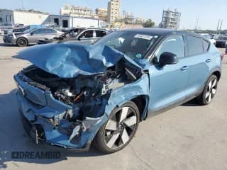 ✅ 2022 Volvo C40 Ultimate • VIN: YV4ED3GB2N2004210 • Лот: 69431335. Опубликован ранее на Copart с пробегом Не указан. Бесплатный доступ к архиву аукционных продаж из США и подробный отчёт об истории автомобиля на DreamBid. Изображение 1.