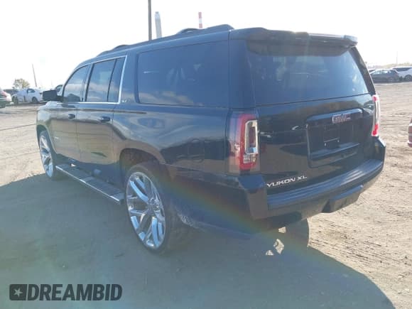 ✅ 2016 GMC Yukon XL SLT • VIN: 1GKS2GKC1GR312230 • Лот: 43560231. Опубликован ранее на IAAI с пробегом 300 621 миль. Бесплатный доступ к архиву аукционных продаж из США и подробный отчёт об истории автомобиля на DreamBid. Изображение 3.