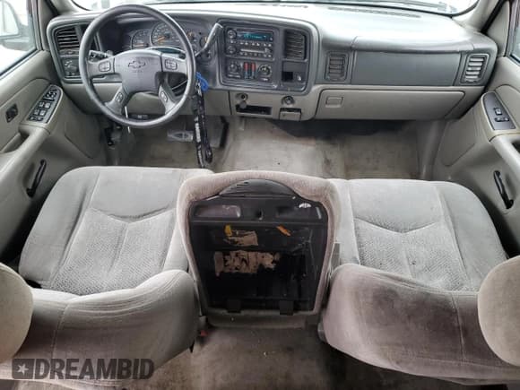 ✅ 2006 Chevrolet Tahoe LS • VIN: 1GNEC13VX6R117879 • Lot: 86512204. Listed on Copart with 214,217 mi. Free auction sales archive from the USA and detailed vehicle history report at DreamBid. Image 8.