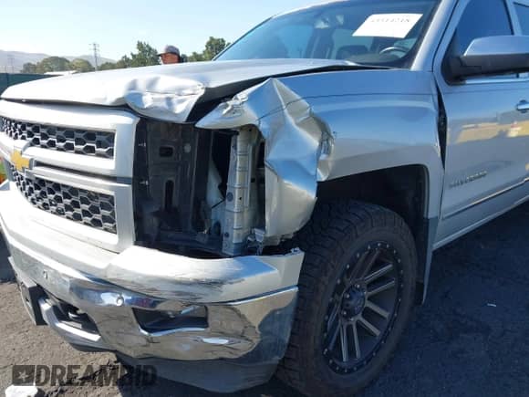 2015 Chevrolet Silverado 1500 LTZ z VIN 3GCUKSEC9FG258290, wystawiony jako IAAI lot #43514218 z przebiegiem 168 385 mil mil oraz . Historia ofert i sprzedaży dostępna na DreamBid. Obrazek 6.