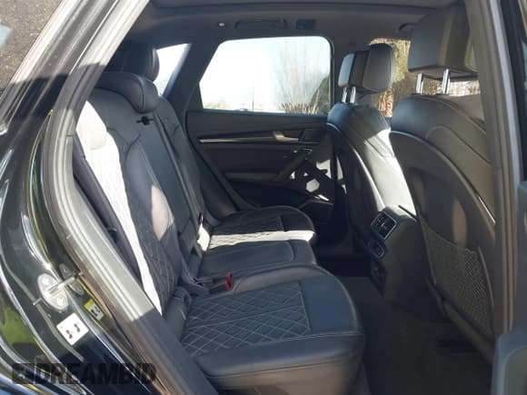 ✅ 2019 Audi SQ5 Premium Plus • VIN: WA1B4AFYXK2027174 • Lot: 43736396. Listed on IAAI with 78,240 mi. Free auction sales archive from the USA and detailed vehicle history report at DreamBid. Image 8.