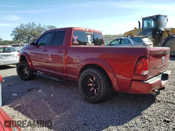 2009 Dodge 1500 SLT с VIN 1D3HV18T39S708440, выставлен на аукционе Copart как лот 82810064 с пробегом 173 792 миль миль и Списание • Salvage title. История ставок и продаж доступна на DreamBid. Изображение 2.