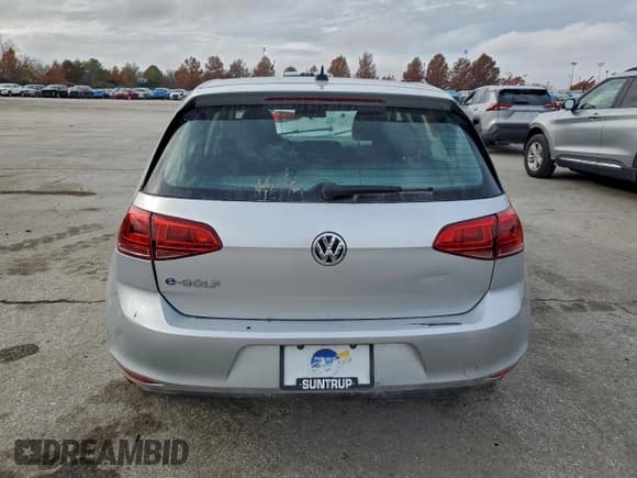 ✅ 2016 Volkswagen Golf SE • VIN: WVWKP7AU0GW914514 • Lot: 94174835. Wystawiony na Copart z przebiegiem 143 211 mil. Bezpłatny archiwum sprzedaży aukcyjnych z USA i szczegółowy raport historii pojazdu na DreamBid. Zdjęcie 6.