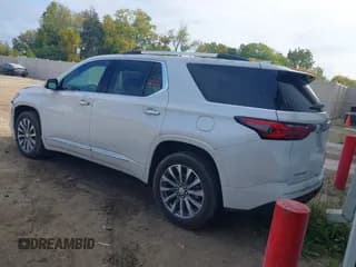 ✅ 2023 Chevrolet Traverse Premier • VIN: 1GNERKKW2PJ145318 • Lot: 43255629. Wystawiony na IAAI z przebiegiem 21 784 mil. Bezpłatny archiwum sprzedaży aukcyjnych z USA i szczegółowy raport historii pojazdu na DreamBid. Zdjęcie 3.