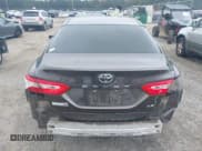 ✅ 2018 Toyota Camry LE • VIN: JTNB11HK4J3009538 • Lot: 43559289. Wystawiony na IAAI z przebiegiem 149 000 mil. Bezpłatny archiwum sprzedaży aukcyjnych z USA i szczegółowy raport historii pojazdu na DreamBid. Zdjęcie 16.