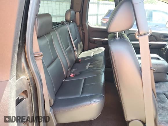 ✅ 2008 Chevrolet Silverado 1500 2LT • VIN: 2GCEC190881175974 • Lot: 51721825. Wystawiony na Copart z przebiegiem 199 809 mil. Bezpłatny archiwum sprzedaży aukcyjnych z USA i szczegółowy raport historii pojazdu na DreamBid. Zdjęcie 10.