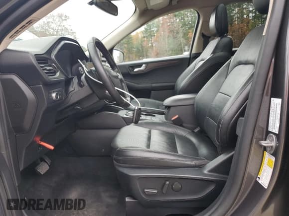 ✅ 2020 Ford Escape Titanium • VIN: 1FMCU9J96LUC26717 • Lot: 91635135. Wystawiony na Copart z przebiegiem 145 232 mil. Bezpłatny archiwum sprzedaży aukcyjnych z USA i szczegółowy raport historii pojazdu na DreamBid. Zdjęcie 7.