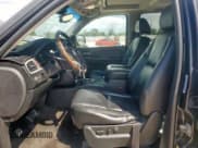 ✅ 2009 GMC Yukon Denali • VIN: 1GKFC03289R170960 • Lot: 64815955. Wystawiony na Copart z przebiegiem 187 839 mil. Bezpłatny archiwum sprzedaży aukcyjnych z USA i szczegółowy raport historii pojazdu na DreamBid. Zdjęcie 7.